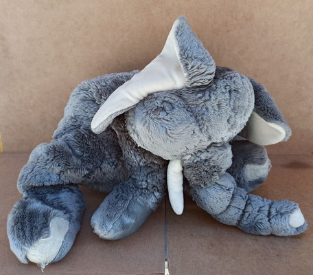 Elefante peluche. 45x40