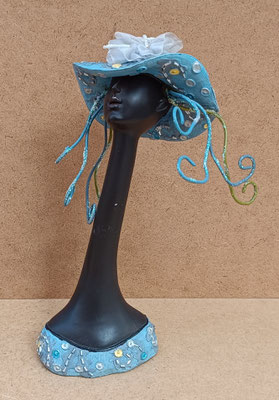 Cabeza de mujer resina. Ref 4754. 23X15X10