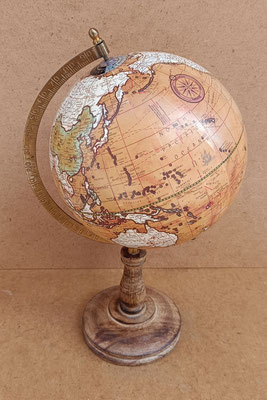 Globo terráqueo base madera. Ref 19072. 39x22