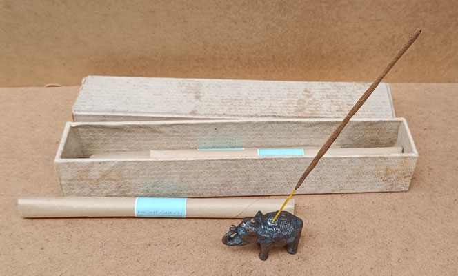 Quemador de incienso elefante metal. 6,5x3x4