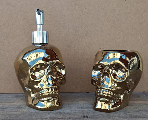 Set aseo cerámica calavera dorada (jabonera y vaso). Ref 23214. 