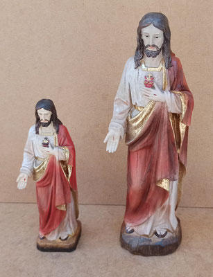 Sagrado Corazón resina. Ref. pequeño 12/046 (21x5x5). Ref. grande 0/560 (30x10x8)