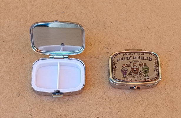 Pastillero metal apothecary. 2x5,5x4