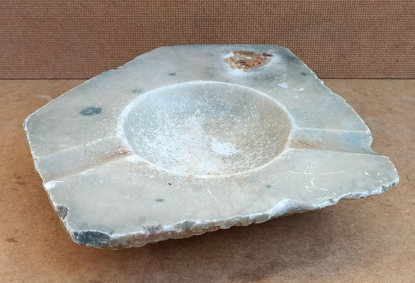 Cenicero piedra. 17x18x5