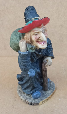 Bruja del trabajo resina. Ref 28638. 16x7x8