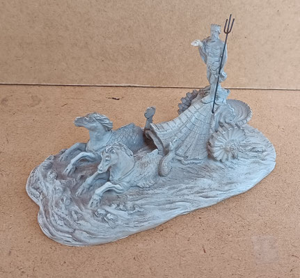 Fuente Neptuno resina. Ref 19/069. 10x15x8