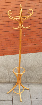 Perchero estilo Thonet miel. Ref 11510. 184x56. Disponible en varios colores (plateado ref 3574, natural ref 13100 y blanco ref 11517)