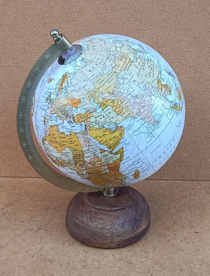 Globo terráqueo base madera. Ref 827906. 25x17
