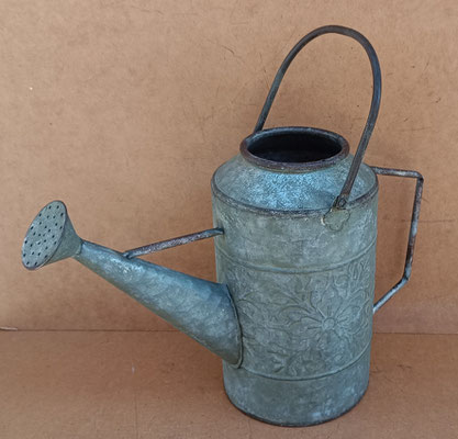 Regadera zinc. Ref 6Y4872. 42x31x17