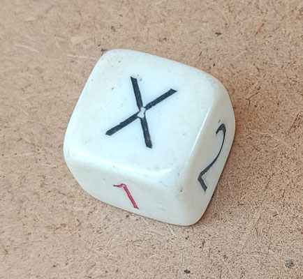 Dado quiniela. 1,5 cms