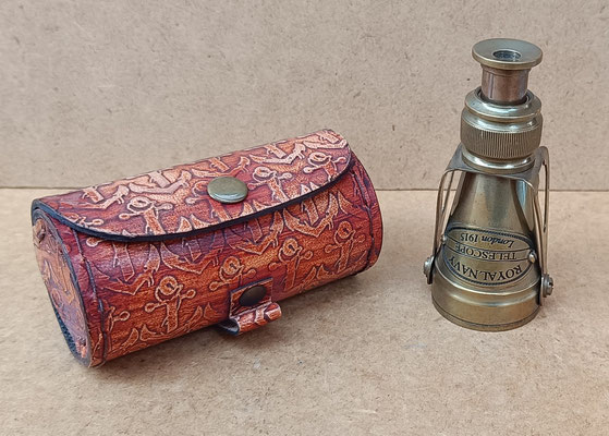 Telescopio monocular latón. Ref 333026. 5x8x4