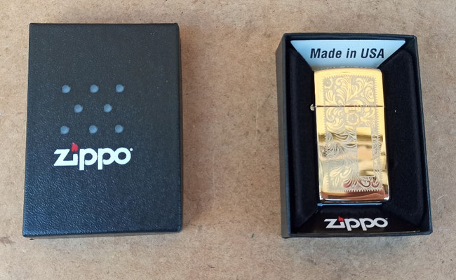 Disponible en julio 2026. Mechero Zippo Slim Venetian brass 1652. Ref 30356