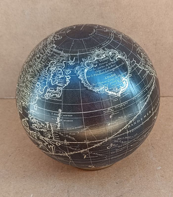 Globo Vaugondy negro sin soporte. Ref GL211. 14 centímetros de diámetro 