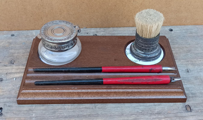 Set escritura plumín con brocha