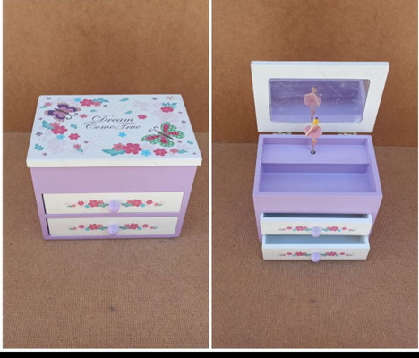 Joyero musical con bailarina giratoria. Ref 17342. 15,5x10,5x12,5