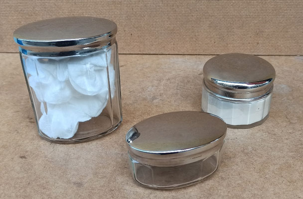 Conjunto tocador vintage. 10x7x4, 5x6 y 4x7x5 (no disponible)