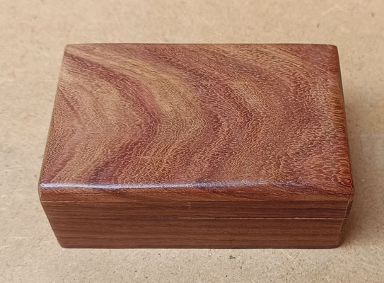 Caja madera de palisandro.  Ref C007B. 4x10,5x6,5