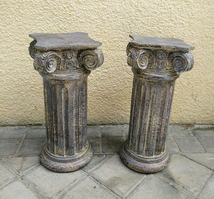 No disponible por el momento. Columnas de resina. Ref 163570. 42x24x24. 1 unidad disponible