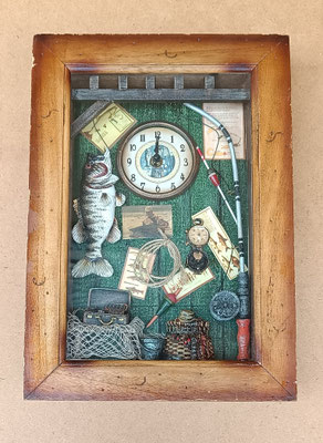 Reloj pesca resina. Ref 24018325. 26x37x6