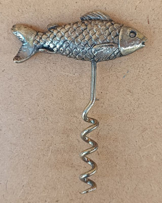 Sacacorchos pez metal. Ref AC155. 10x8