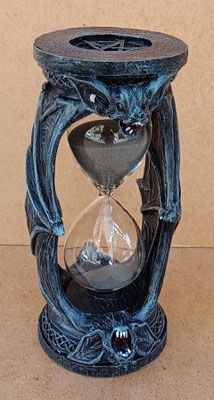 Reloj de arena resina. Ref GOTH58. 19,5x12,5x10. 3 minutos aprox 