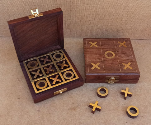 3 en raya madera y latón. Ref 32. 12x3