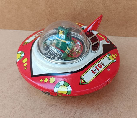 Nave Commander. Ref 1367. 13 cms