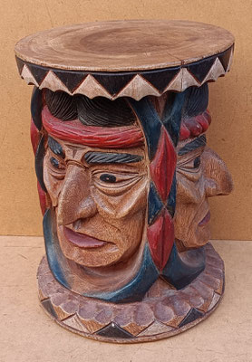 Taburete de madera maciza. Origen Tailandia. Ref EL329. 38x29. 