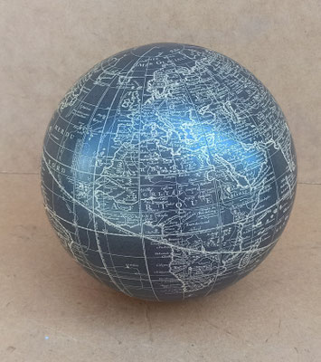 Globo Vaugondy negro sin soporte. Ref GL311. 18 centímetros de diámetro 