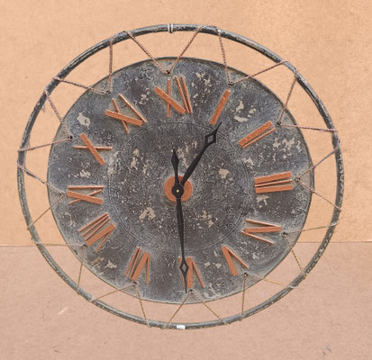 Reloj metal. 90 cms diámetro 