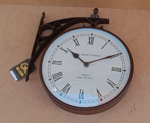 Reloj pared oscilante 1 cara. Ref 19367. 34x29. Diámetro reloj 26 cms