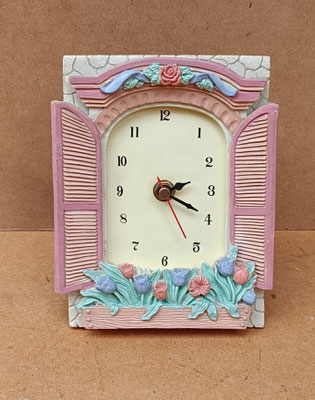 Reloj resina. 17x13x2
