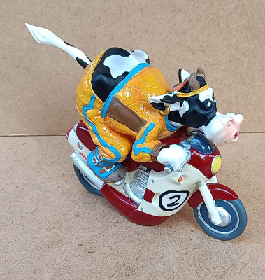 Parastone. Colección So'vache. Vaca moto. Ref SOV05. 13x21x7