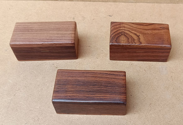 Caja madera de palisandro.  Ref C007. 4x10,5x5, 5