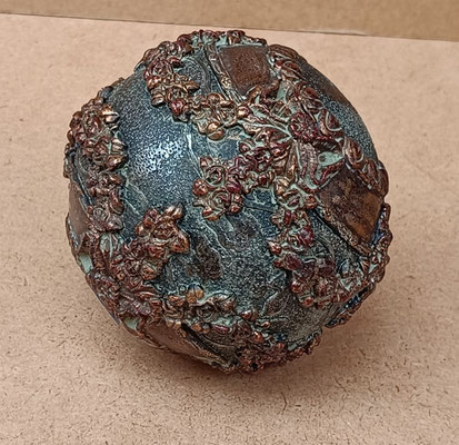 Bola decorativa resina. Ref HL728. 10 cms 