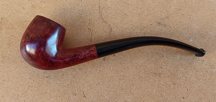Pipa Ena Bent apple color cherry con pisadientes de ebonita. Ref 20536. 