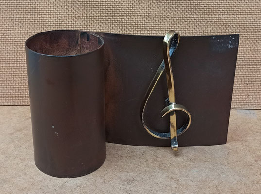 Bote para lápices música metal. Ref 7260. 17x10x6. 