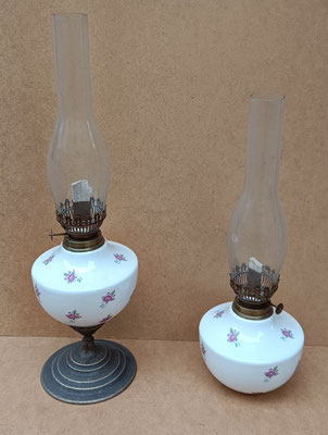 Quinqué porcelana y latón. Alto ref GR0003/01 (54x16). Bajo ref GR0001 (47x15)