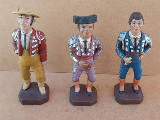 Reprodución en barro de las caricaturas del torero El lagartijo y su cuadrilla (1870). Ref KLM26001. 16X6X5 