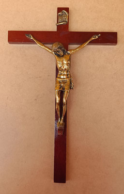 Cruz madera con Cristo metal. 35x22,5