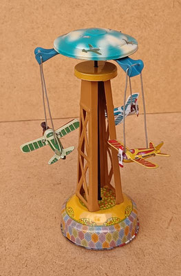 Tiovivo aviones. Ref MM262. 14x8x6