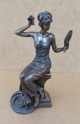 Dama con espejo. Ref 3001021. 18x8x6