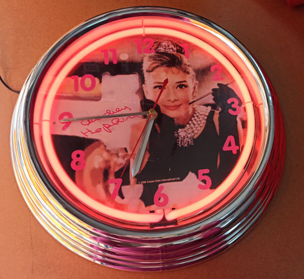 Reloj  de pared Audrey  con neón. Ref 3477. 38x6