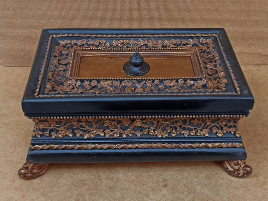Caja resina. Ref 18/564. 27x17x13