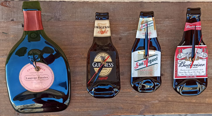 Relojes de botellas recicladas