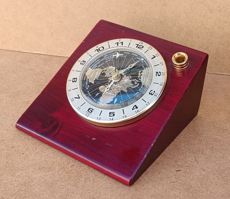 Porta pluma con reloj. Ref 49241. 12x12x6,5