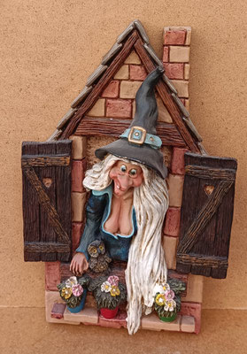 Bruja en ventana para pared resina. Ref 491. 40x25x10