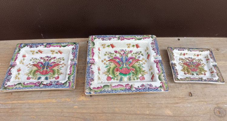 Cenicero de porcelana. Ref 42016. Grande 18x16x4. Mediano 15x12x3. Pequeño 11x10x2,5