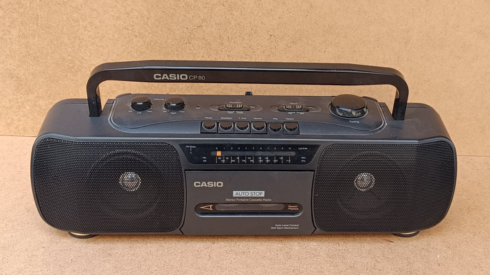 Radio cassette vintage Casio CP80. 43x11x24