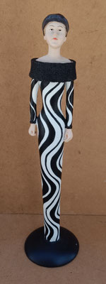 Figura femenina resina. Ref 36035. 35x9